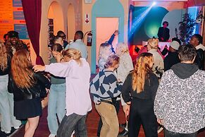 Long Street Backpackers