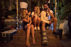 Long Street Backpackers