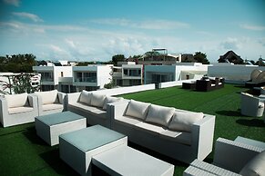 Nungwi Dreams by Mantis