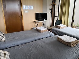 Atami Onsen GUEST HOUSE MEGUMI - Hostel