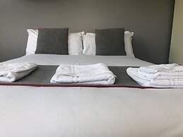 Devine Beach Hotel, Westcliff Southend-On-Sea