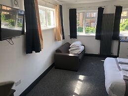 Devine Beach Hotel, Westcliff Southend-On-Sea
