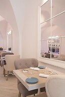 Marina Hotel Charming Rooms