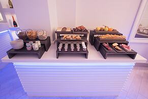 Marina Hotel Charming Rooms