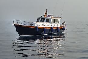 Marina Hotel Charming Rooms