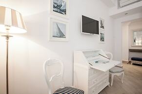 Marina Hotel Charming Rooms