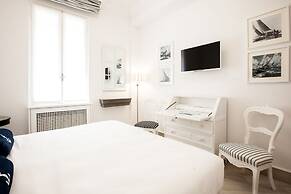 Marina Hotel Charming Rooms