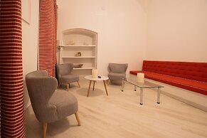 Marina Hotel Charming Rooms