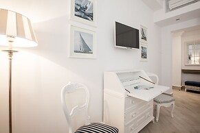 Marina Hotel Charming Rooms