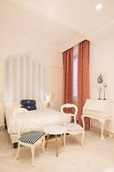 Marina Hotel Charming Rooms