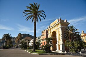 Marina Hotel Charming Rooms