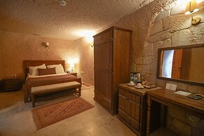 Helike Cave Suites