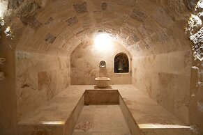 Helike Cave Suites