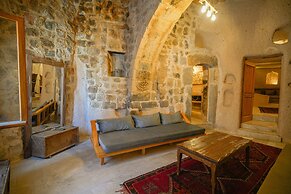 Helike Cave Suites