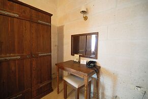 Helike Cave Suites