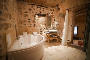 Helike Cave Suites