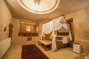 Helike Cave Suites