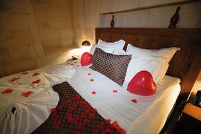 Helike Cave Suites