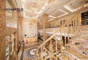 Monarque Hotel