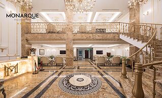 Monarque Hotel