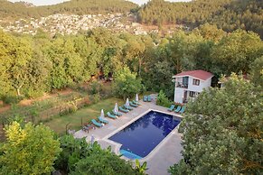 Piramit Hotel
