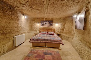 Avlu Cave House