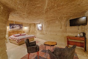 Avlu Cave House