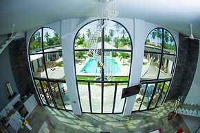 Show Pony Beach Resort