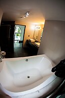 Show Pony Beach Resort