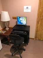 Denison Inn & Suites