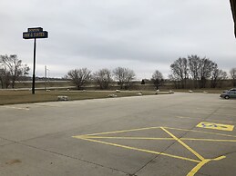 Denison Inn & Suites