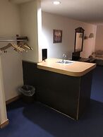 Denison Inn & Suites