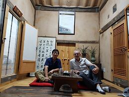 Jukheon Traditional House