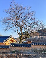 Jukheon Traditional House