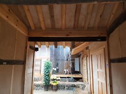 Jukheon Traditional House