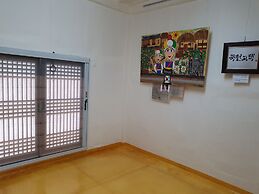 Jukheon Traditional House