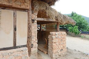 Jukheon Traditional House