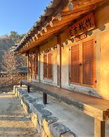 Jukheon Traditional House
