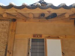 Jukheon Traditional House