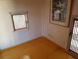 Jukheon Traditional House