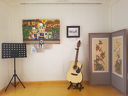 Jukheon Traditional House