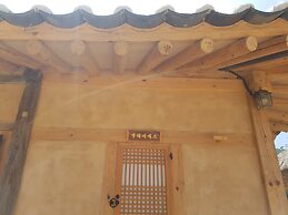 Jukheon Traditional House