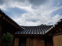 Jukheon Traditional House