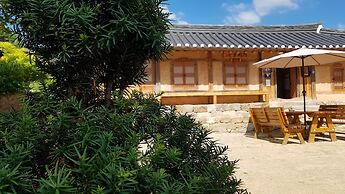 Jukheon Traditional House