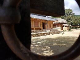 Jukheon Traditional House