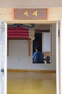 Jukheon Traditional House