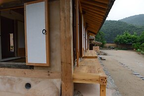 Jukheon Traditional House