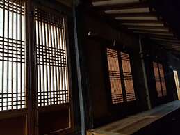 Jukheon Traditional House
