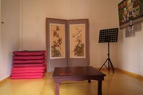 Jukheon Traditional House