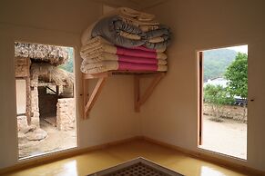 Jukheon Traditional House